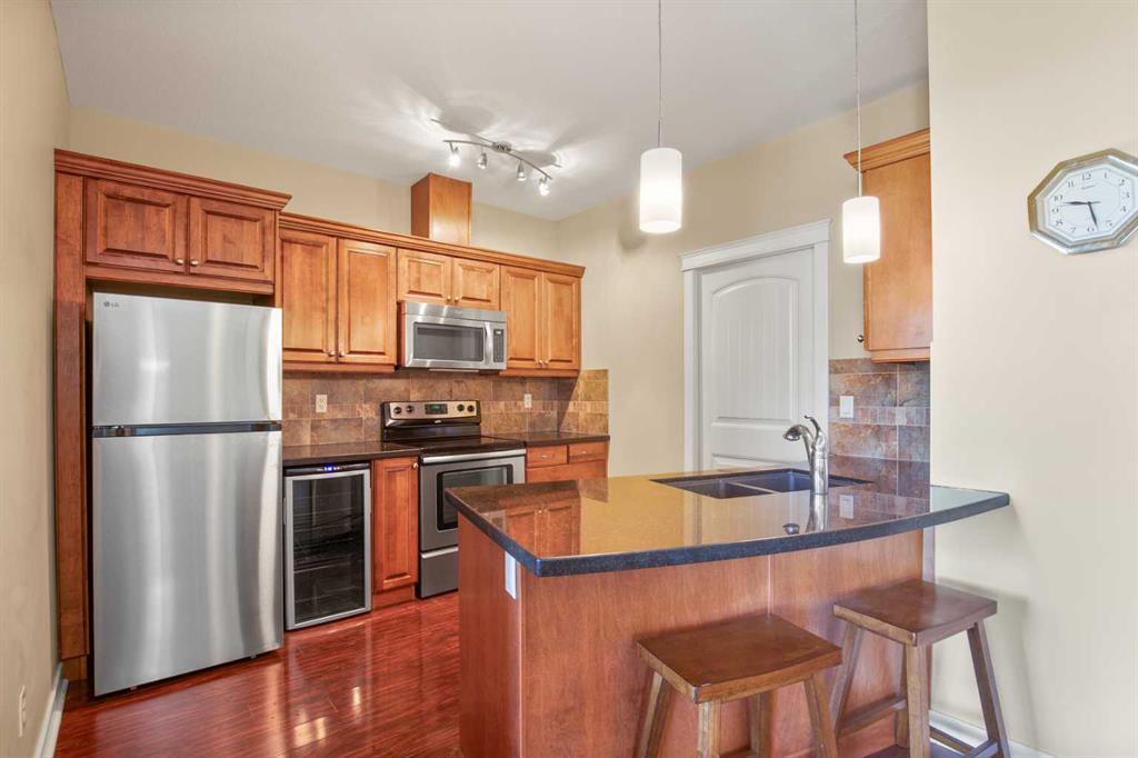 Fourth View of 405, 4707 50 Street , Downtown, Sylvan Lake, Alberta, T4S0G9