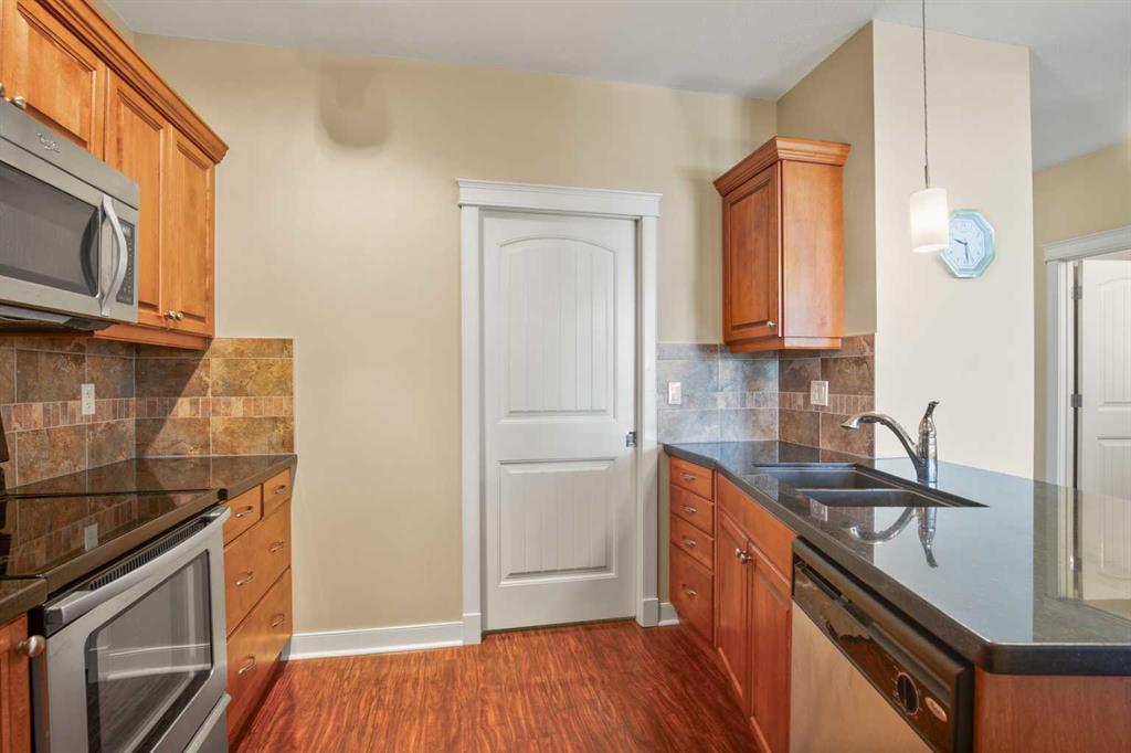 Fifth View of 405, 4707 50 Street , Downtown, Sylvan Lake, Alberta, T4S0G9