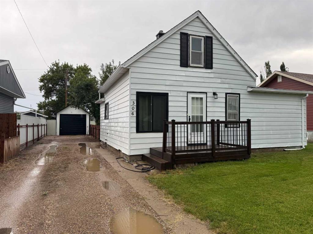 306 3 Street W, A2245723, Alberta,