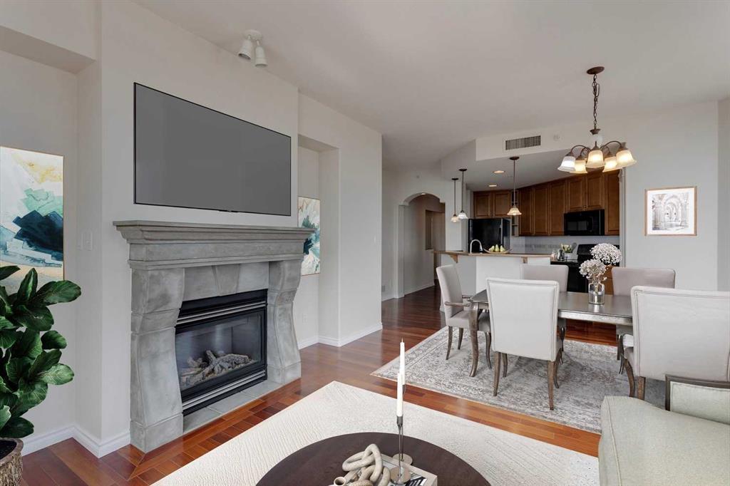 Fourth View of 809, 1718 14 Avenue NW, Hounsfield Heights/Briar Hill, Calgary, Alberta, T2N 4Y7