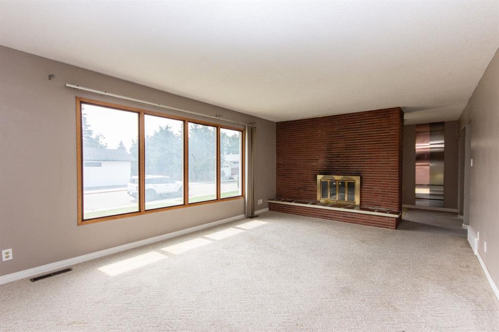 Fifth View of 17 Stirling Close , Sunnybrook, Red Deer, Alberta, T4N 0A9