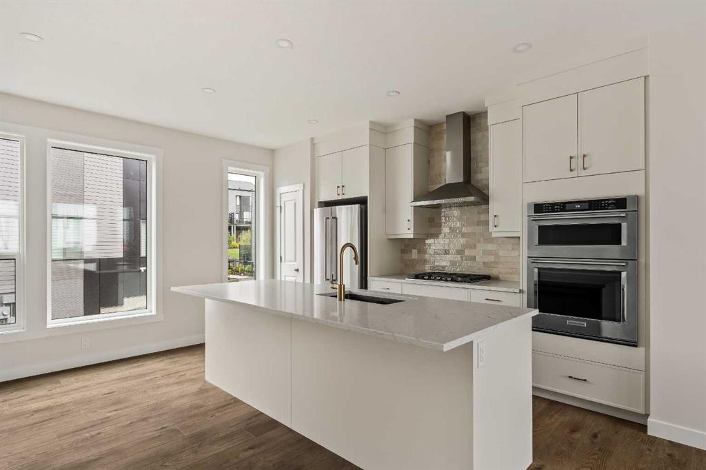 405 Sovereign Common SW, A2245766, Alberta,