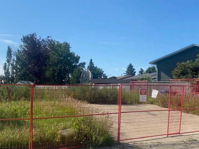 607 McCulloch Crescent , A2245810, Alberta,
