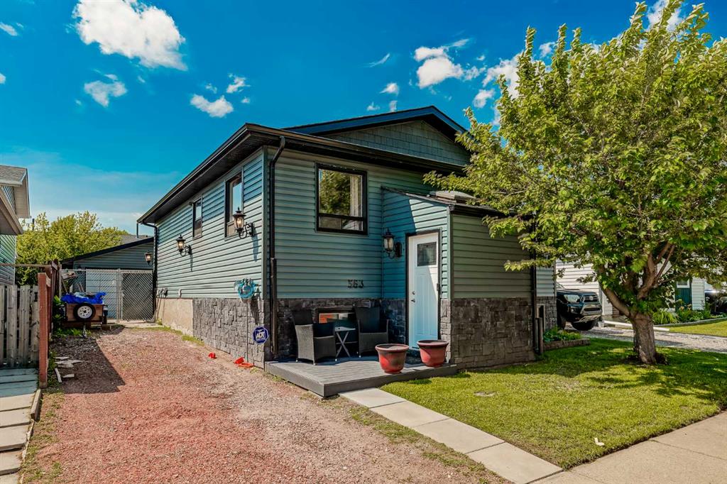 563 Deerpath Court SE, A2245870, Alberta,