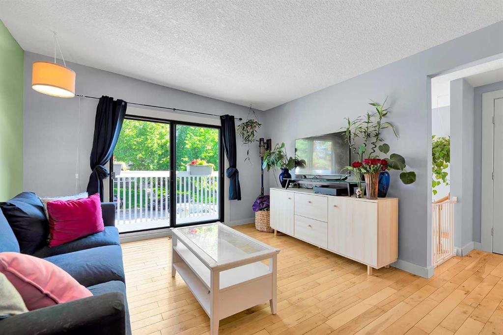 Third View of 25 Silverdale Place NW, Silver Springs, Calgary, Alberta, T3B 4C4