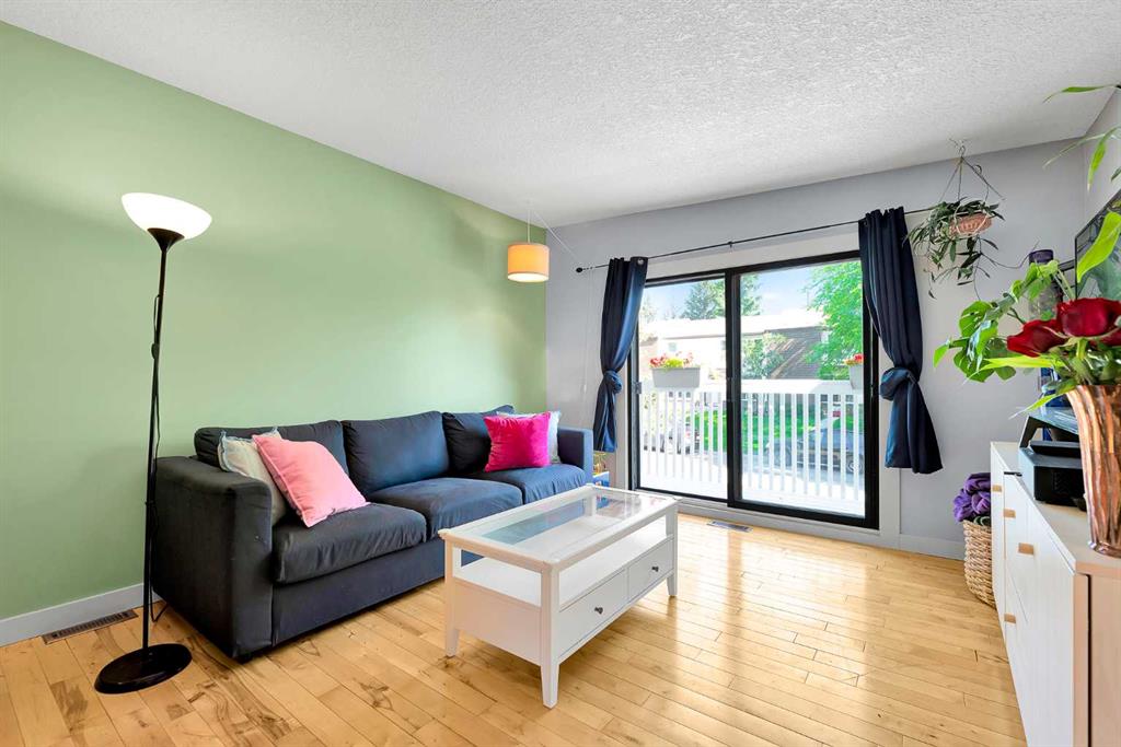 Fourth View of 25 Silverdale Place NW, Silver Springs, Calgary, Alberta, T3B 4C4
