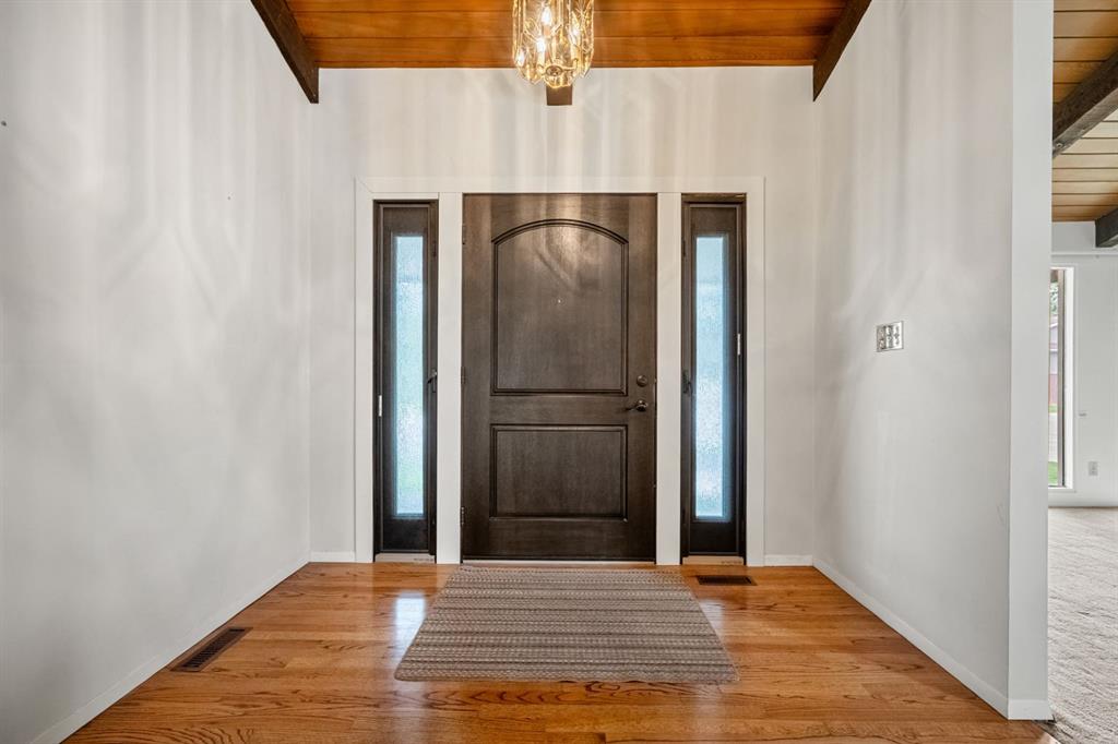 Fifth View of 409 Lake Simcoe Crescent SE, Lake Bonavista, Calgary, Alberta, T2J 5L3