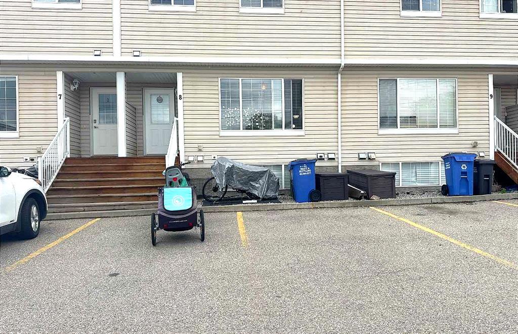 8, 304 Ross Avenue , A2245960, Alberta,