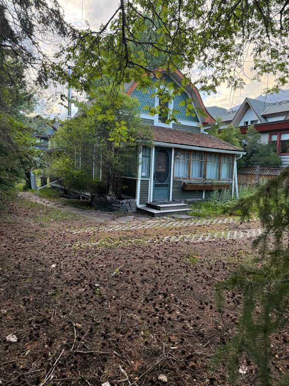 345 Beaver Street , A2246001, Alberta,