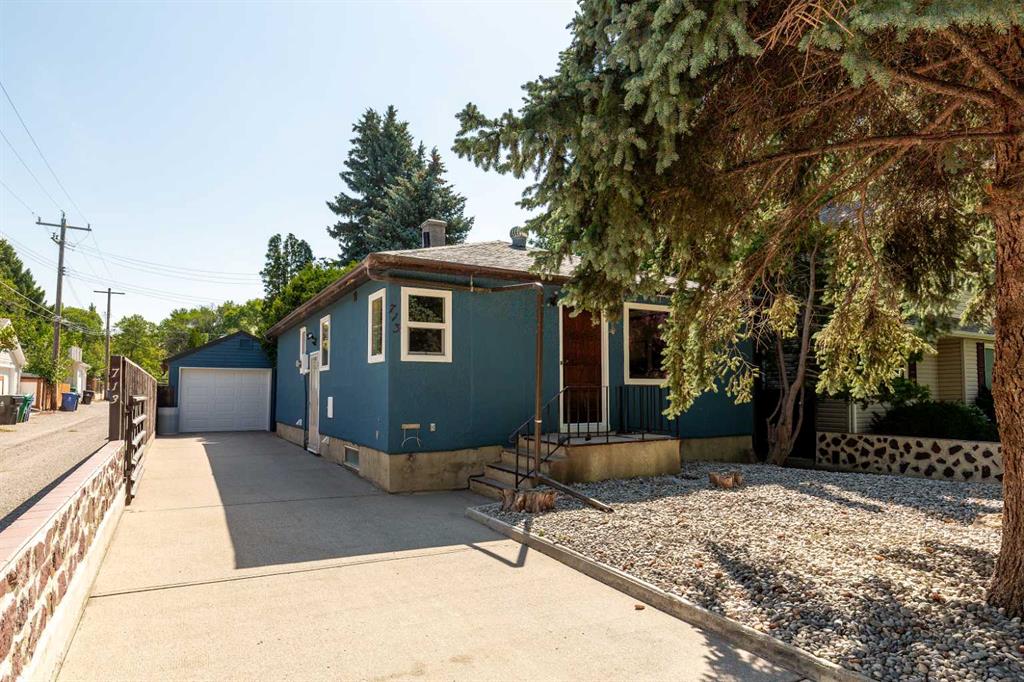 713 18 Street S, A2246007, Alberta,