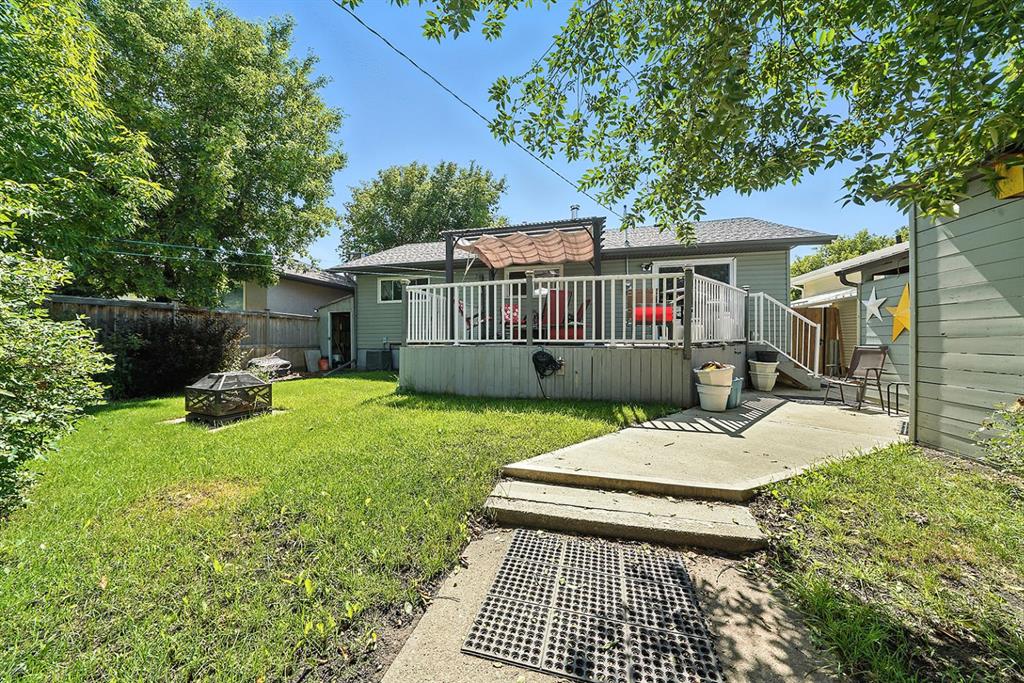 Fifth View of 5822 59A Street , Riverside Meadows, Red Deer, Alberta, T4N 2N5
