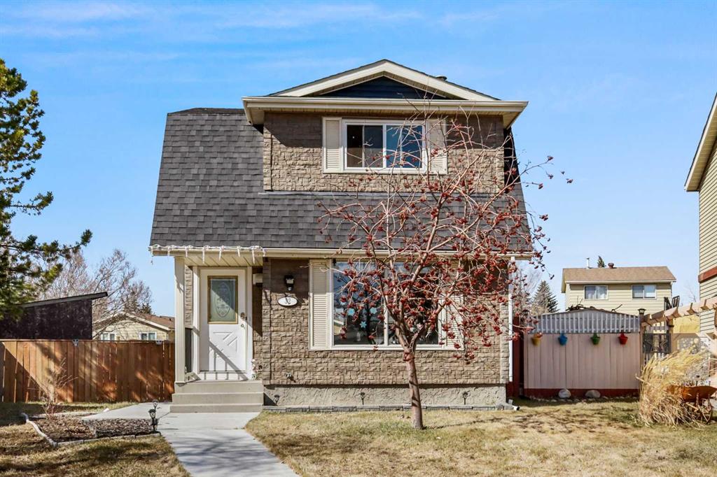 Main View of 32 Erin Mount Crescent SE, Erin Woods, Calgary, Alberta, T2B 2S3