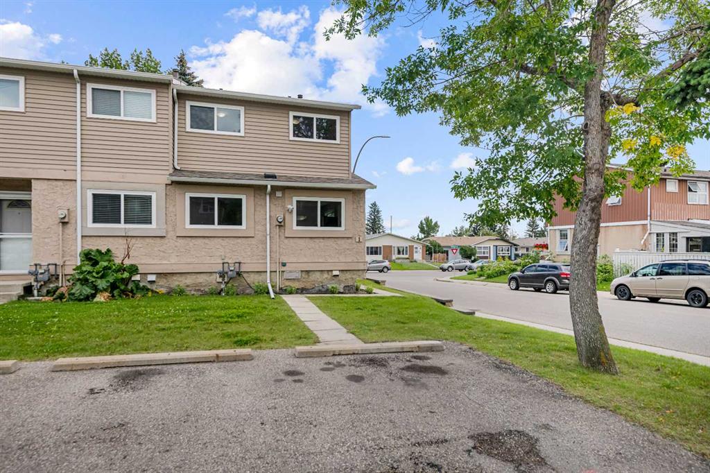 Third View of 1, 5520 1 Avenue SE, Penbrooke Meadows, Calgary, Alberta, T2A 5Z7
