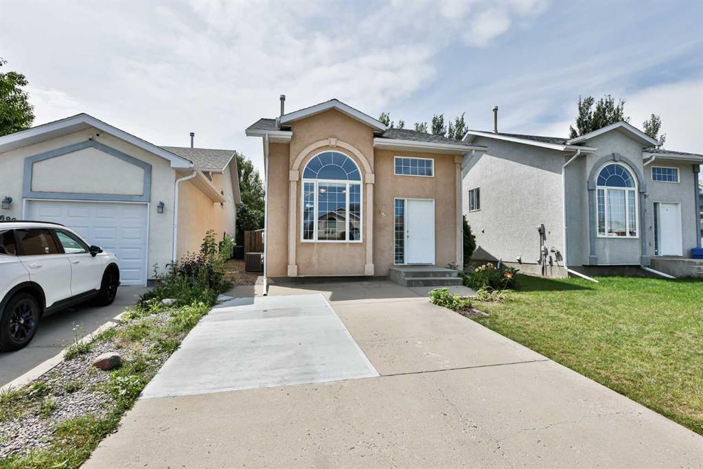 695 Red Crow Boulevard W, A2246216, Alberta,