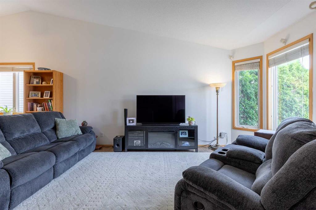 Third View of 389 Kodiak Boulevard N, Uplands, Lethbridge, Alberta, T1H 6T6
