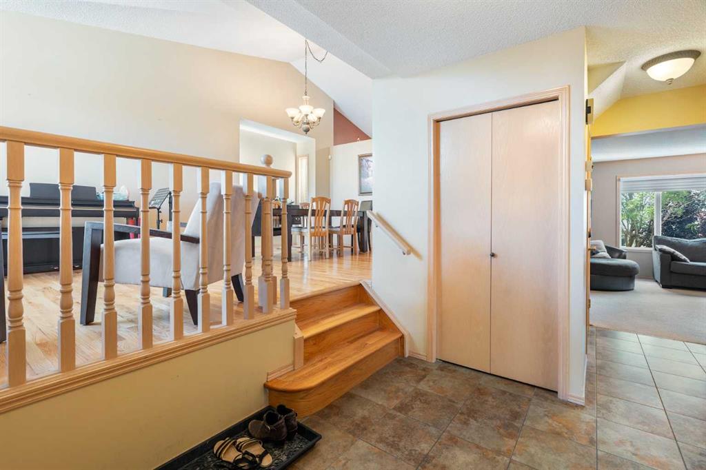 Fourth View of 113 Sierra Vista Terrace SW, Signal Hill, Calgary, Alberta, T3H 3C4