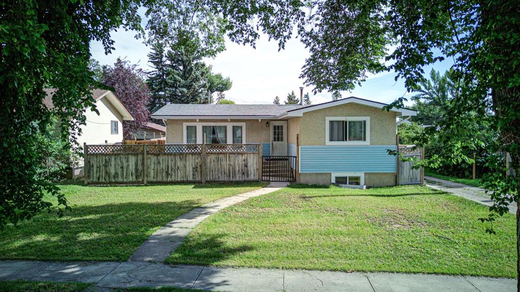313 52 Avenue E, A2246303, Alberta,