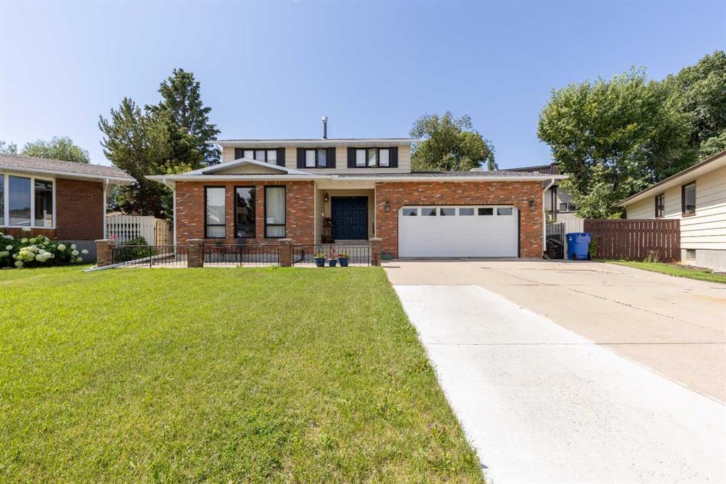 2230 41 Street S, A2246386, Alberta,