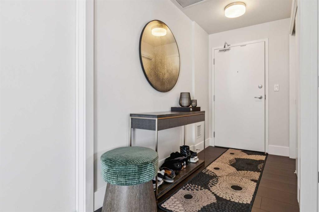 Third View of 601, 1087 2 Avenue NW, Sunnyside, Calgary, Alberta, T2N5B2
