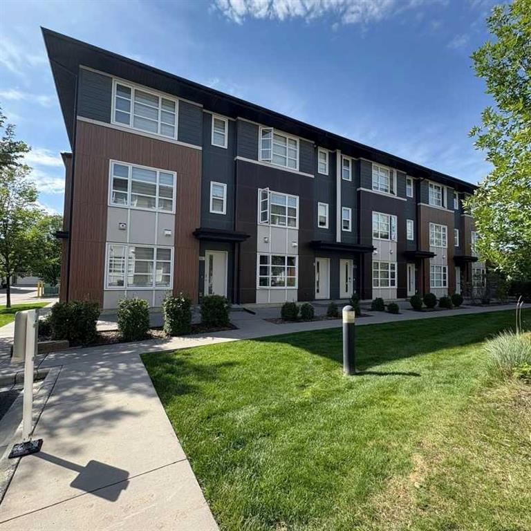 202, - EVANSRIDGE Park NW, A2246494, Alberta,