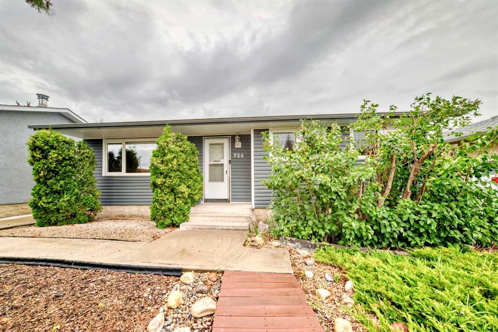 724 Pinecliff Road NE, A2246498, Alberta,