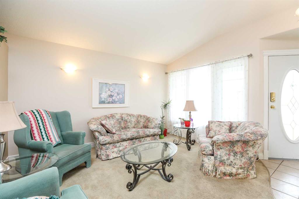 Fifth View of 203 Stafford Boulevard N, Stafford Manor, Lethbridge, Alberta, T1H 6K8