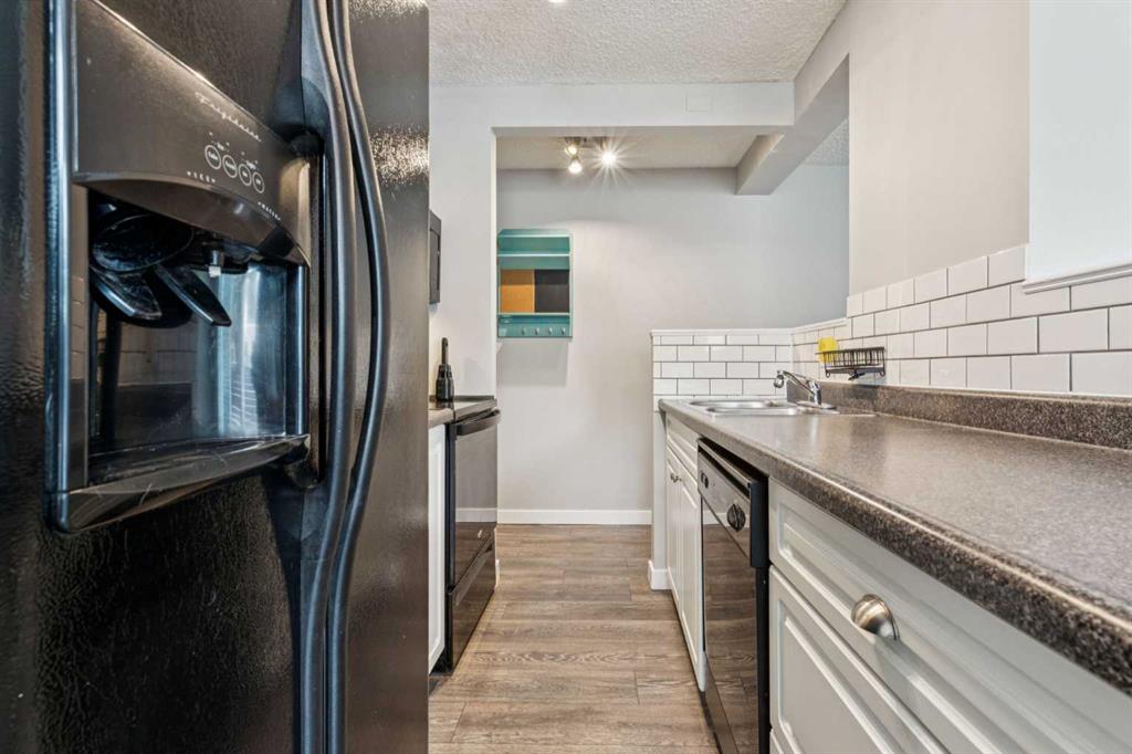 Fifth View of 103, 1626 14 Avenue SW, Sunalta, Calgary, Alberta, T3C0W5