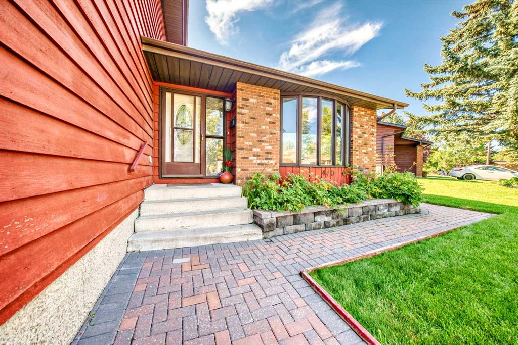 Third View of 440 Templeton Road NE, Temple, Calgary, Alberta, T1Y 4L9