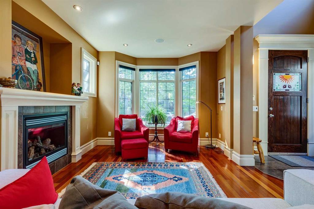 Fifth View of 462 12 Street NW, Hillhurst, Calgary, Alberta, T2N 1Y8