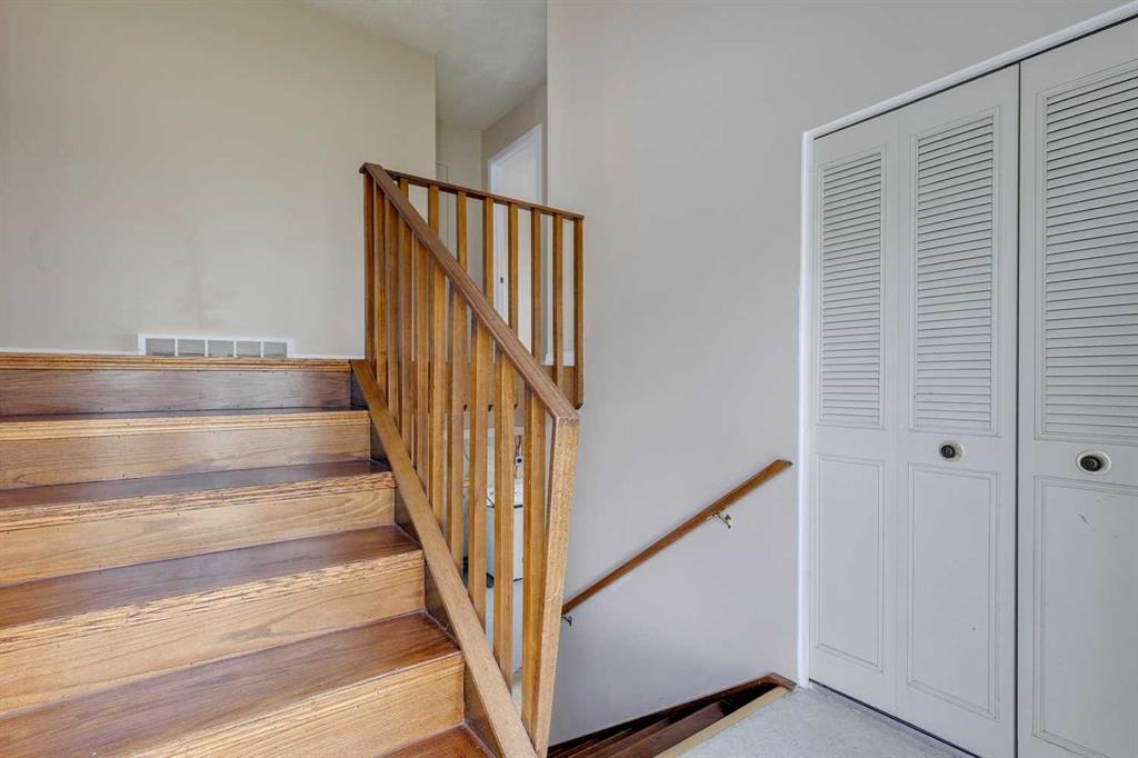 Fourth View of 117 72 Avenue NE, Huntington Hills, Calgary, Alberta, T2K 0N8