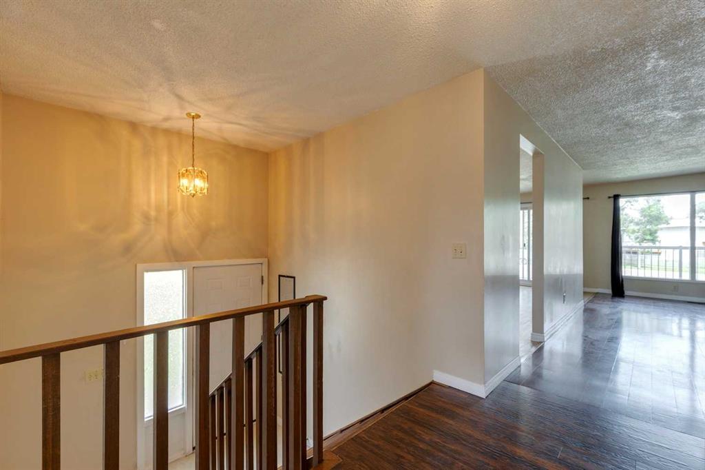 Fifth View of 117 72 Avenue NE, Huntington Hills, Calgary, Alberta, T2K 0N8