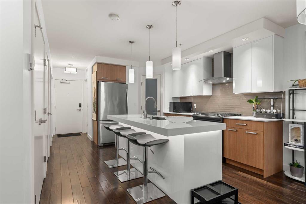 Third View of 302, 1029 15 Avenue SW, Beltline, Calgary, Alberta, T2R 0S5