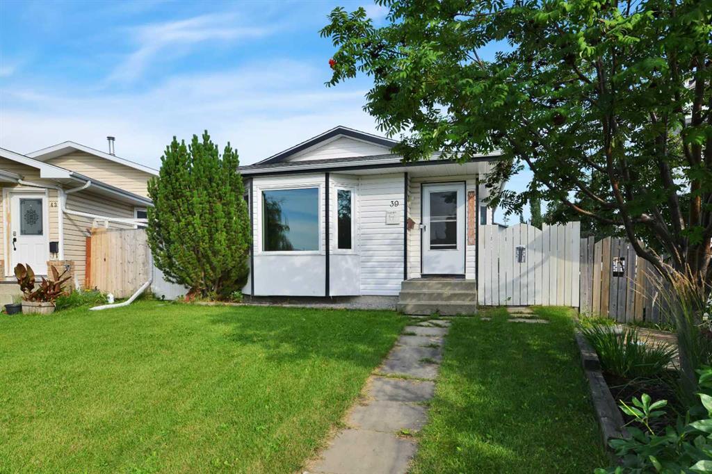 Third View of 39 Elliot Crescent , Eastview Estates, Red Deer, Alberta, T4R 2J7