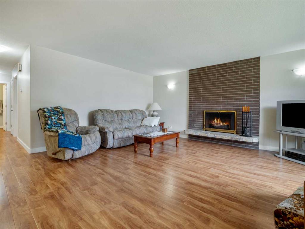 Fifth View of 310 Normandy Road S, Glendale, Lethbridge, Alberta, T1J 3Y1