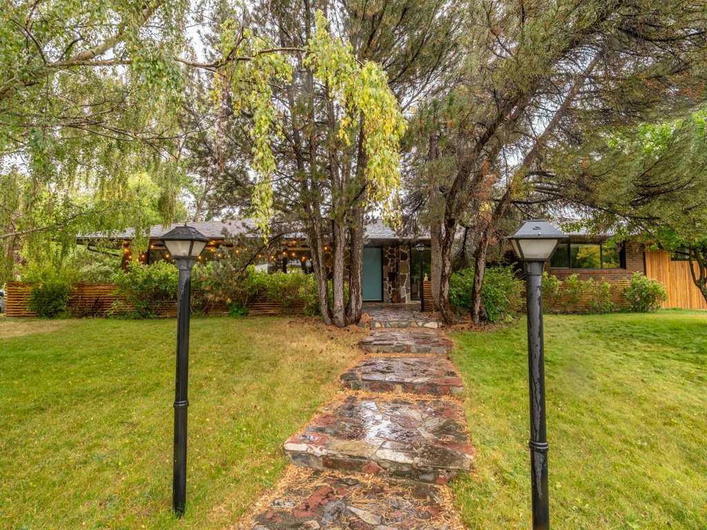 1742 11 Avenue S, A2246832, Alberta,