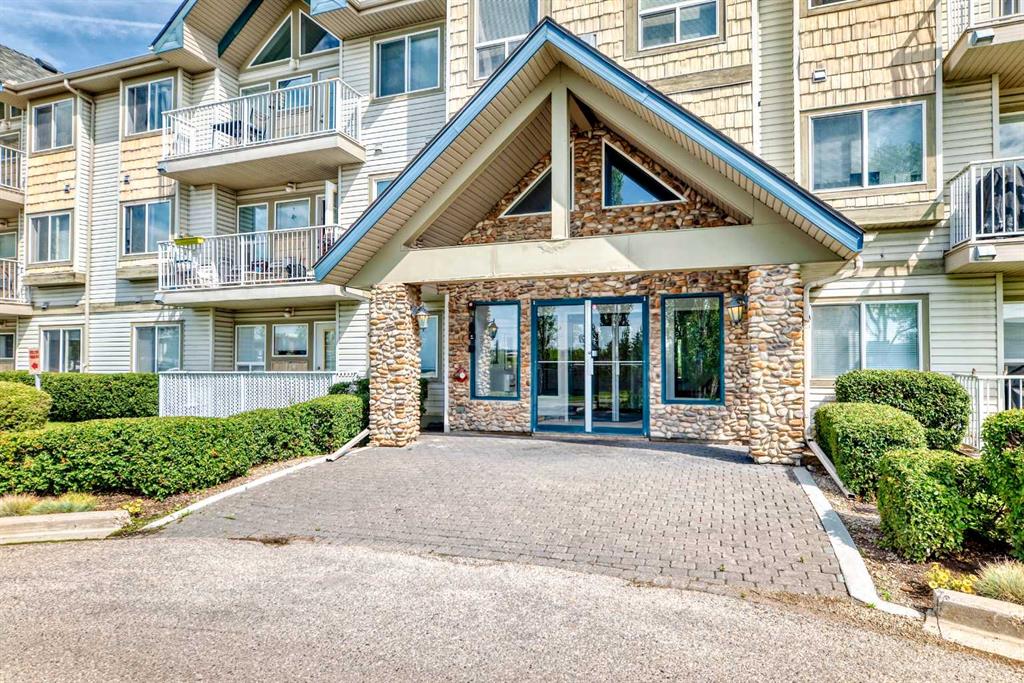 313, 7 Harvest Gold  Manor  NE, A2246940, Alberta,