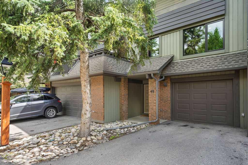 Third View of 45, 10030 Oakmoor Way SW, Oakridge, Calgary, Alberta, T2V 4S8