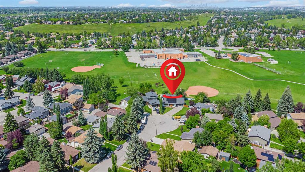 Fifth View of 131 Deer Park Place SE, Deer Run, Calgary, Alberta, T2J5L5