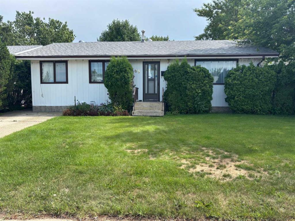 69 Heather Road N, A2247203, Alberta,