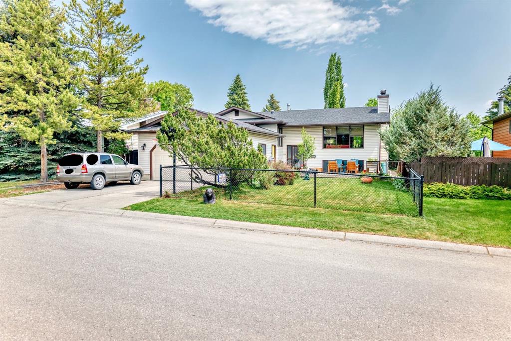 18 Carolina Crescent , A2247277, Alberta,