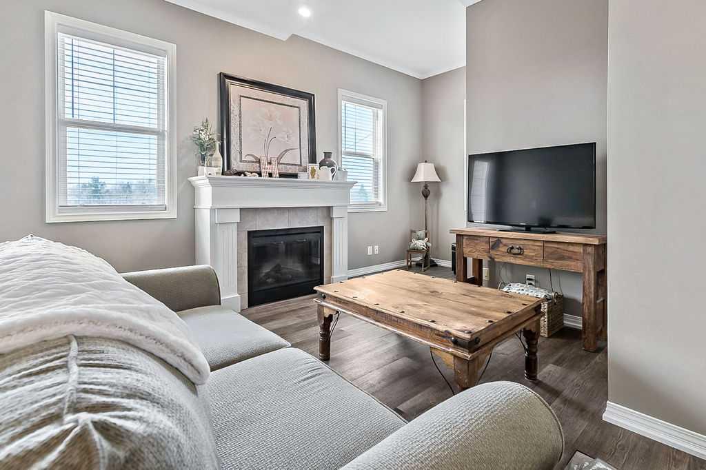 205, 144 Crescent Road , A2247306, Alberta,