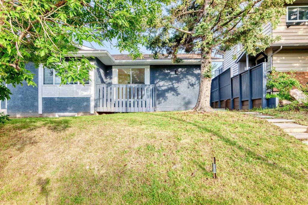 8426 Berkley Road NW, A2247455, Alberta,