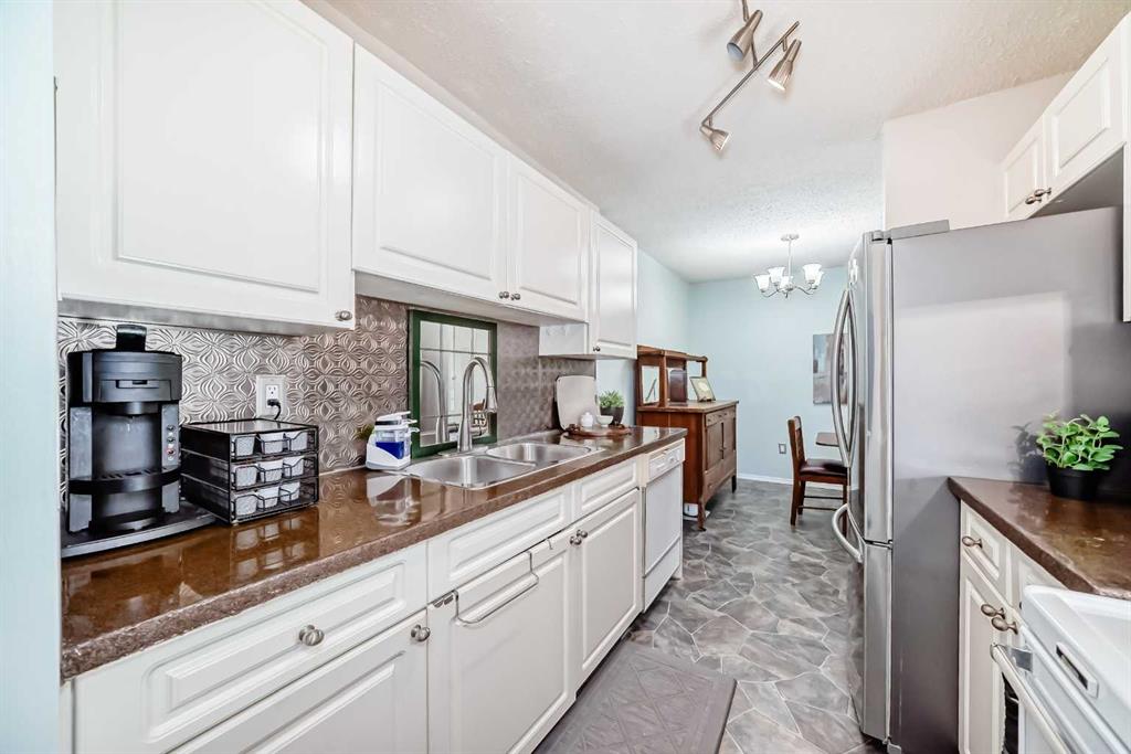 Fifth View of 191, 8948 Elbow Drive SW, Haysboro, Calgary, Alberta, T2V 0H9