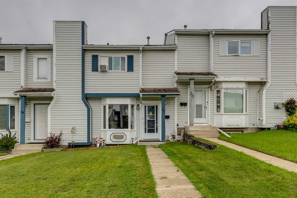 32 Ellenwood Drive , A2247611, Alberta,