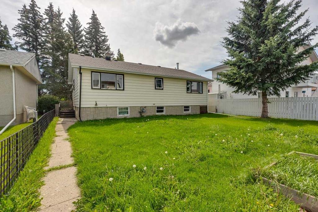 Third View of 4018 47 Street , Grandview, Red Deer, Alberta, T4N 1P2