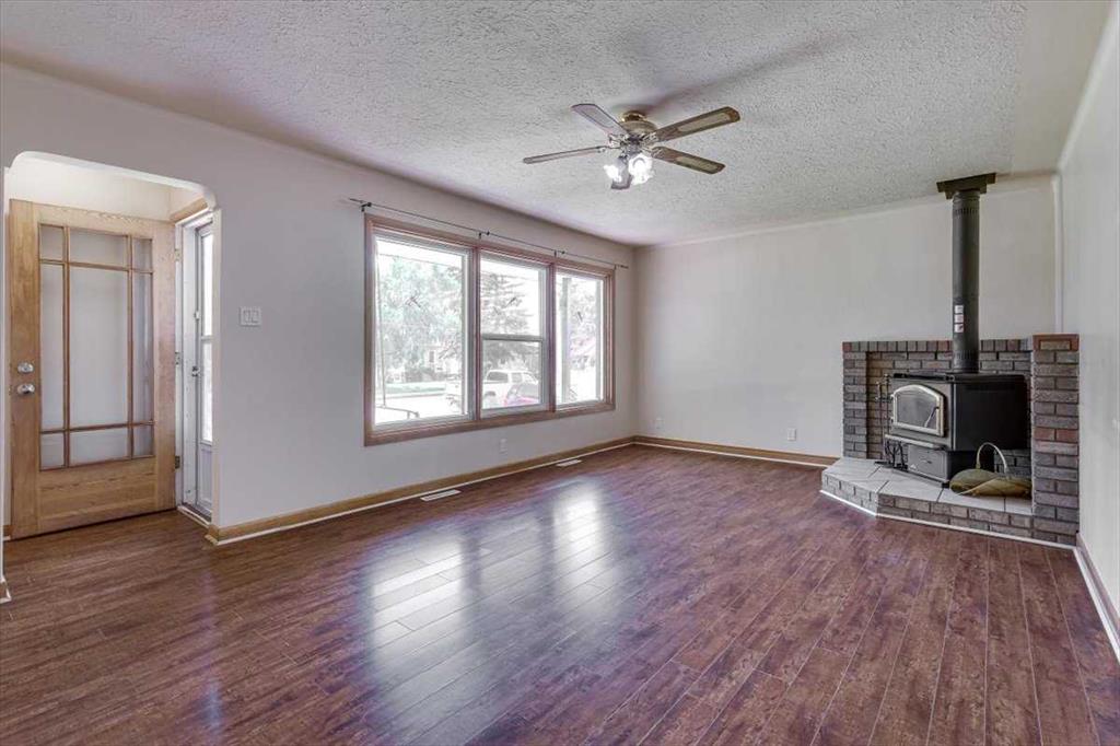 Fifth View of 4018 47 Street , Grandview, Red Deer, Alberta, T4N 1P2