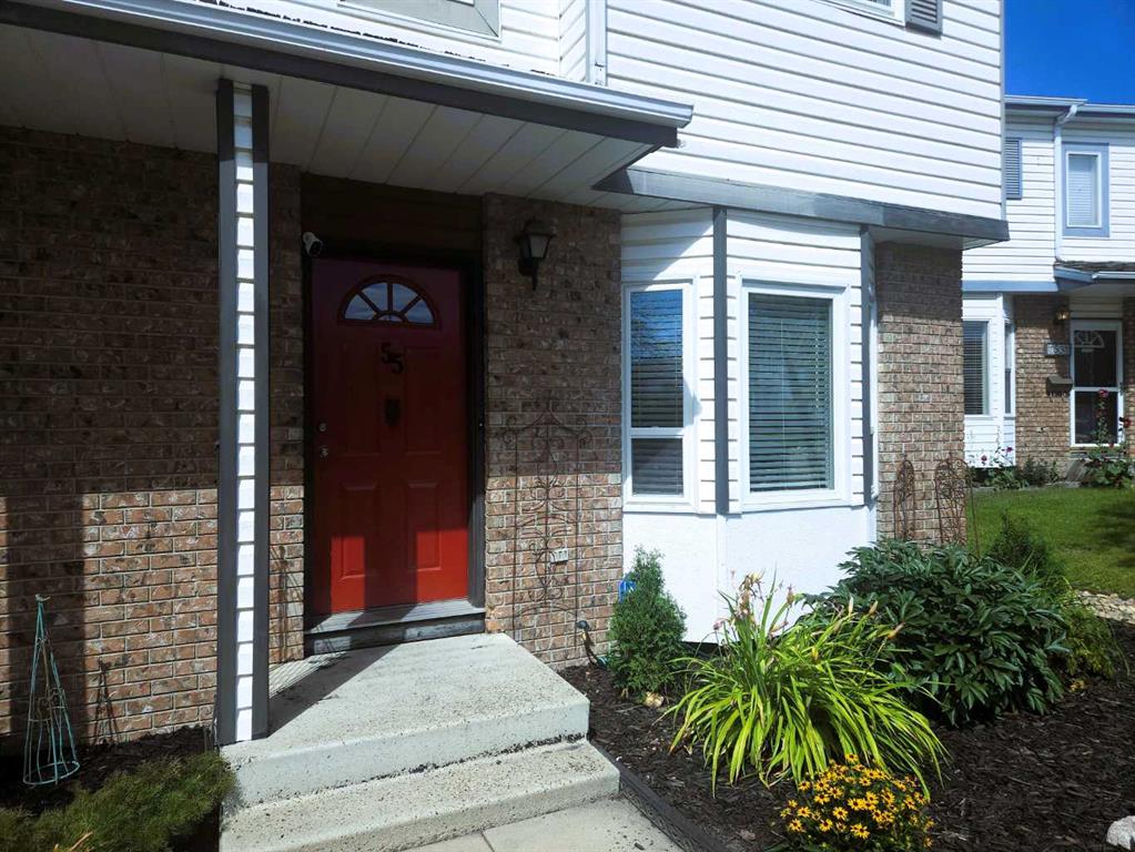 Third View of 55 Elwell Close , Eastview Estates, Red Deer, Alberta, T4R 2E2