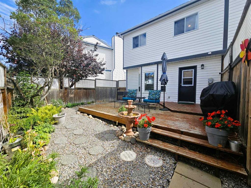 Fifth View of 55 Elwell Close , Eastview Estates, Red Deer, Alberta, T4R 2E2