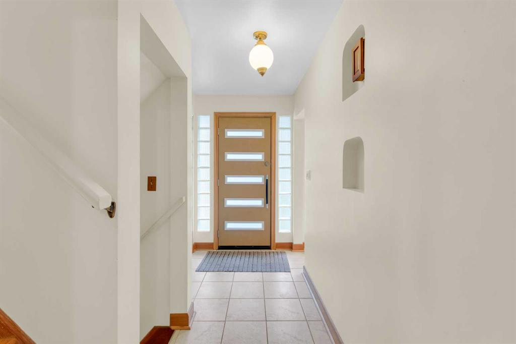 Third View of 1213 20 Street NW, Hounsfield Heights/Briar Hill, Calgary, Alberta, T2N 2K5