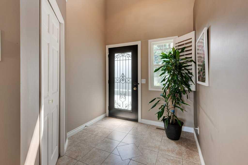 Fourth View of 14 Somerglen Crescent SW, Somerset, Calgary, Alberta, T2Y 3L6